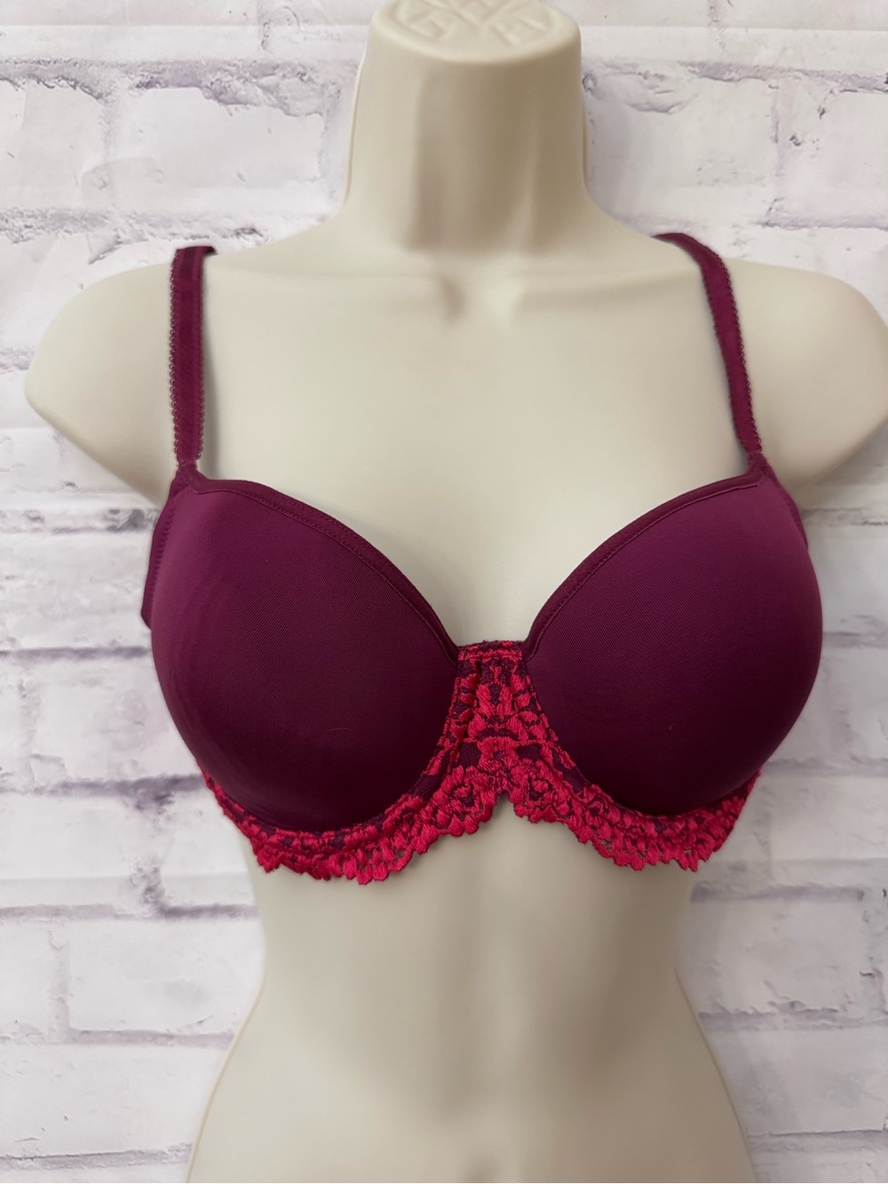 Wacoal Bra 34B Embrace Lace T Shirt Maroon 853191 Classic Seamless Underwire